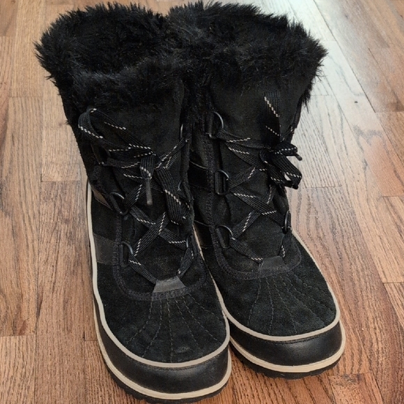 Sorel Tivoli II women's black waterproof lace-up winter boots.  - Picture 3 of 6